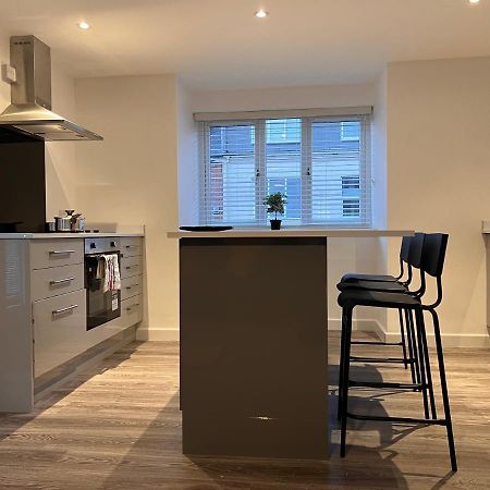 Superb Modern Flat In Northampton, Parking &Ev Lejlighed Eksteriør billede