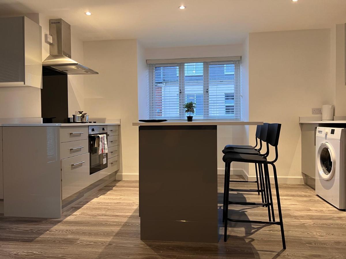 Superb Modern Flat In Northampton, Parking &Ev Lejlighed Eksteriør billede