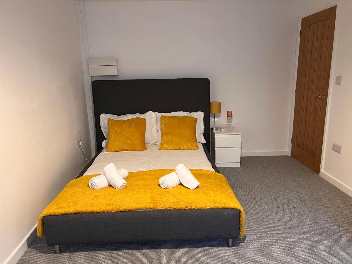 Superb Modern Flat In Northampton, Parking &Ev Lejlighed Eksteriør billede
