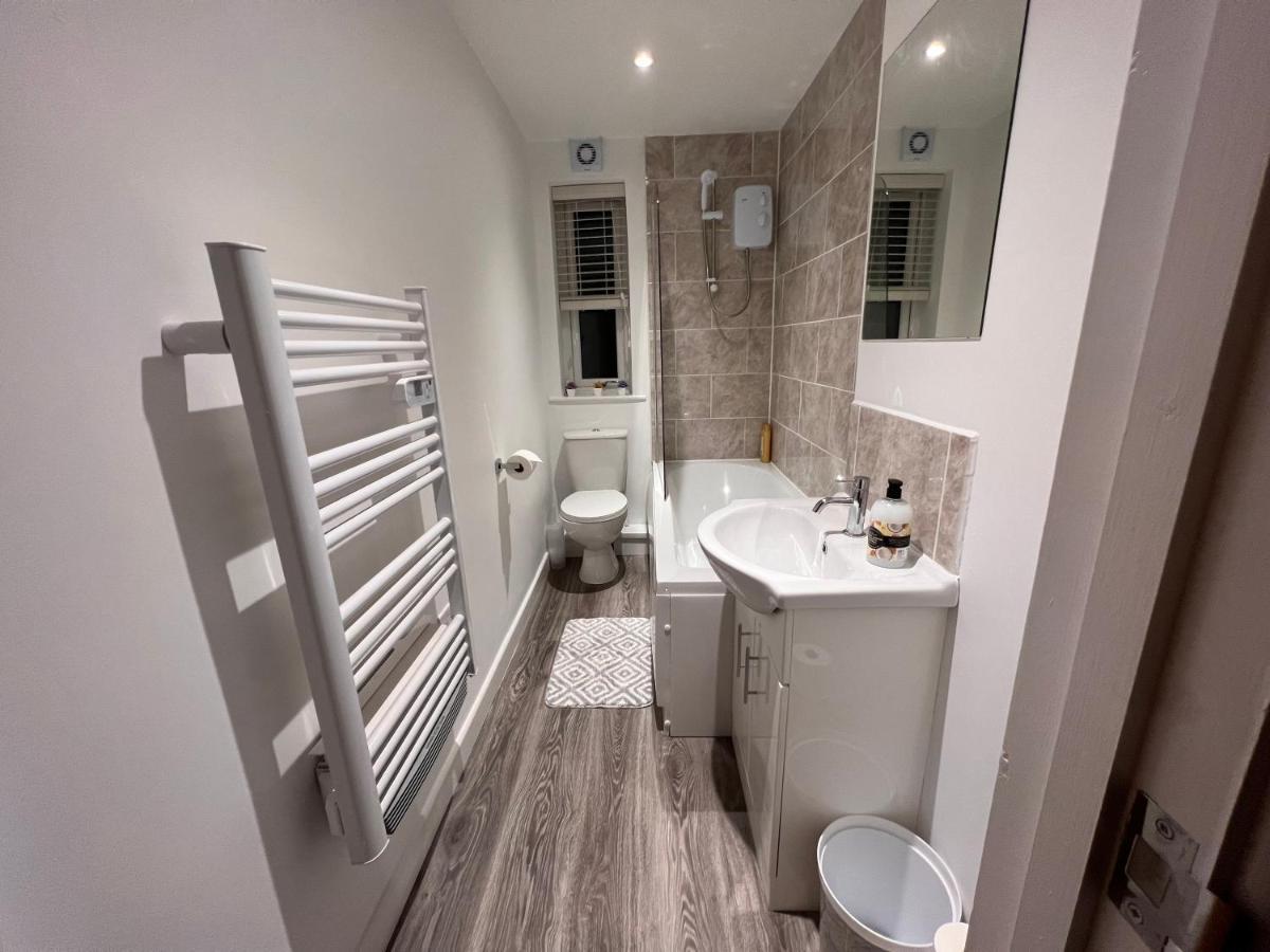 Superb Modern Flat In Northampton, Parking &Ev Lejlighed Eksteriør billede