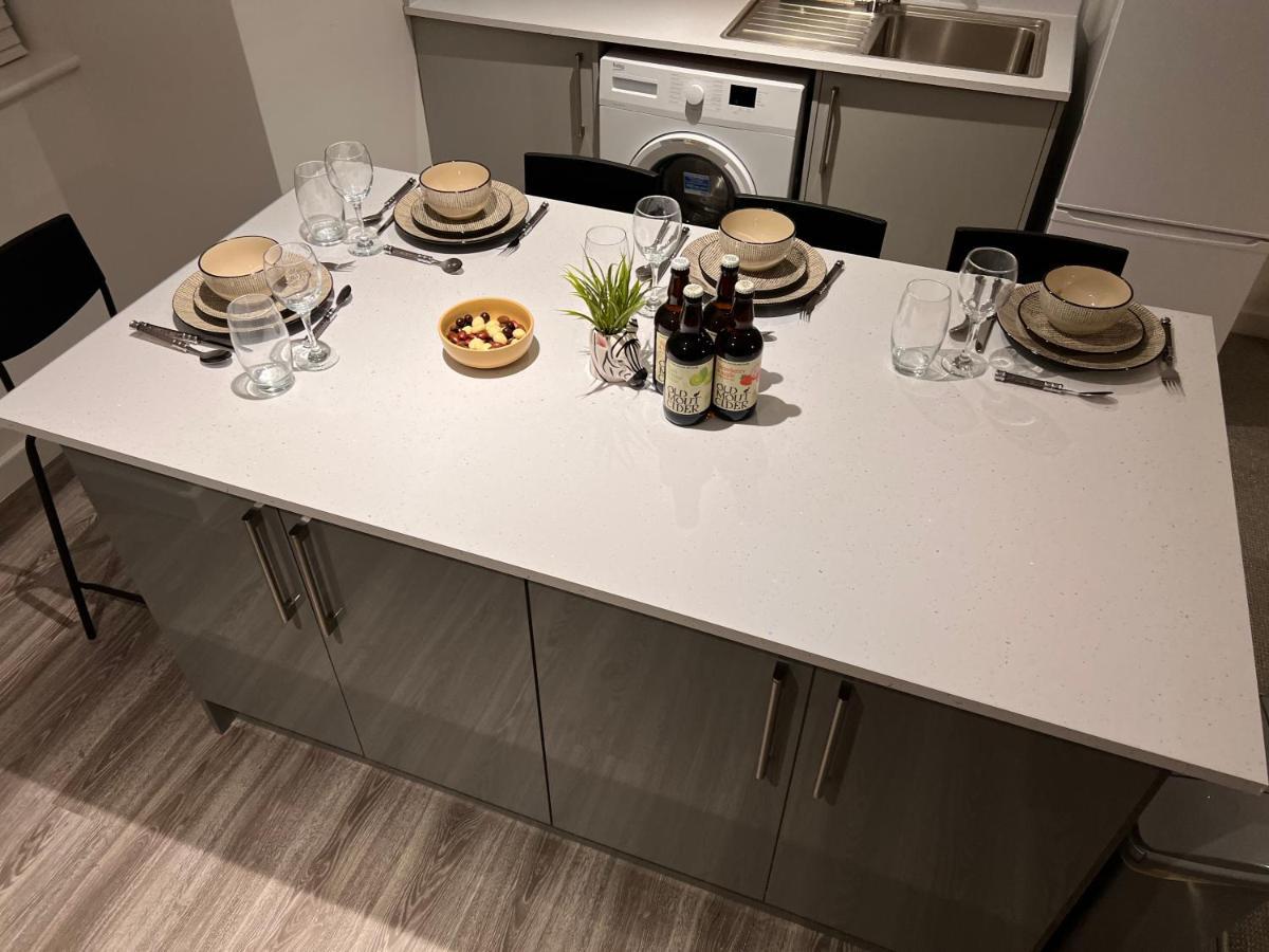 Superb Modern Flat In Northampton, Parking &Ev Lejlighed Eksteriør billede