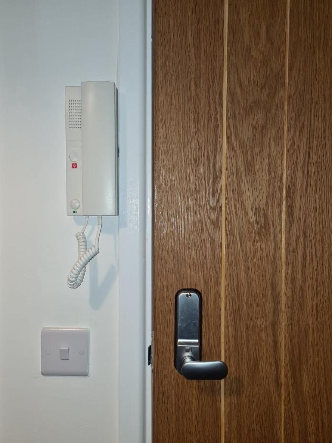 Superb Modern Flat In Northampton, Parking &Ev Lejlighed Eksteriør billede