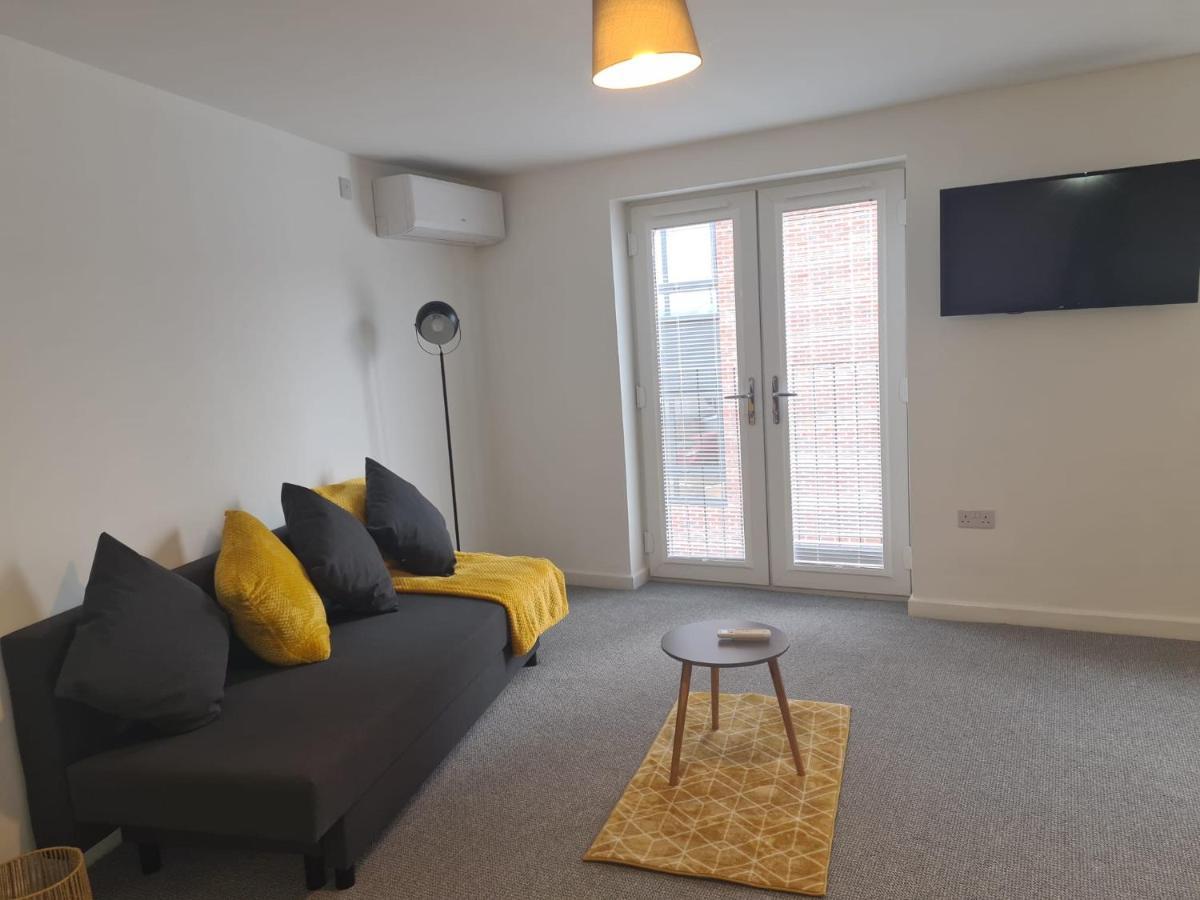 Superb Modern Flat In Northampton, Parking &Ev Lejlighed Eksteriør billede